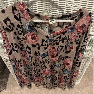Ladies Sew in Love V-Neck Top- Taupe, Brown & Pink Print- Medium